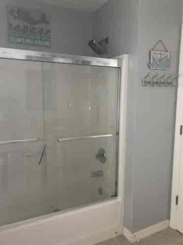 Furnished room in pool home 