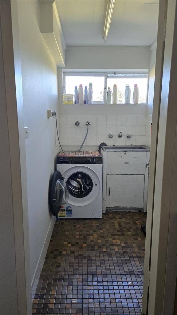 Room for rent- Fully Furnished