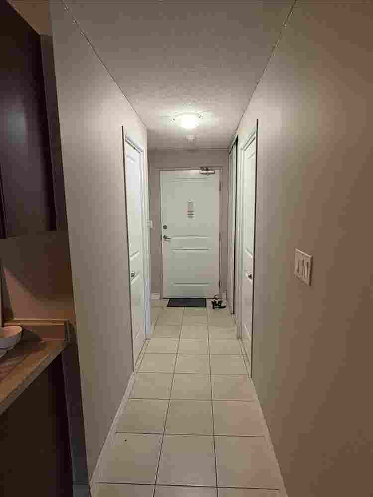 Non-furnished room for rent - Girls