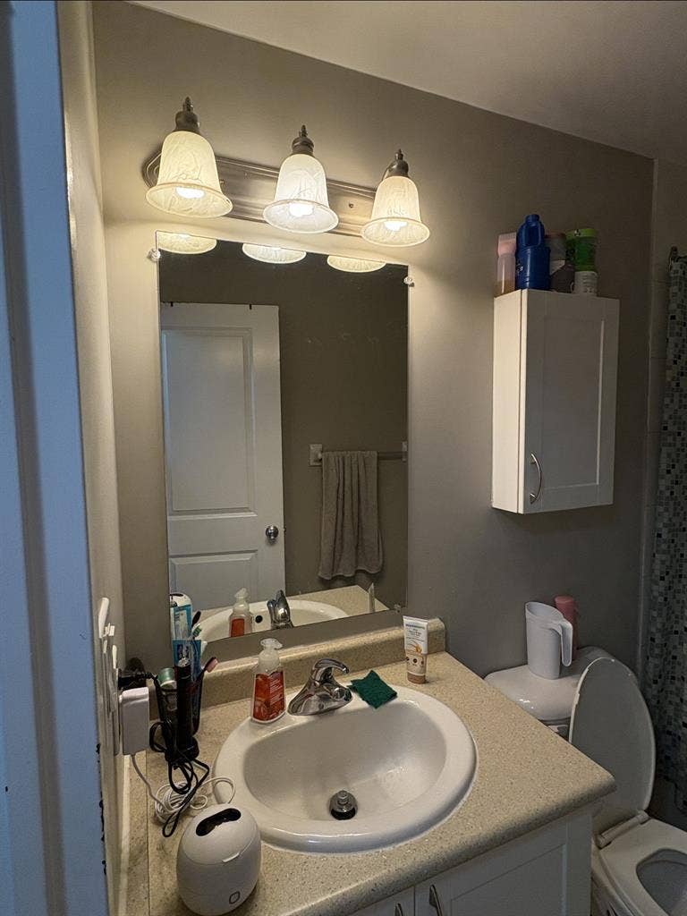 Non-furnished room for rent - Girls