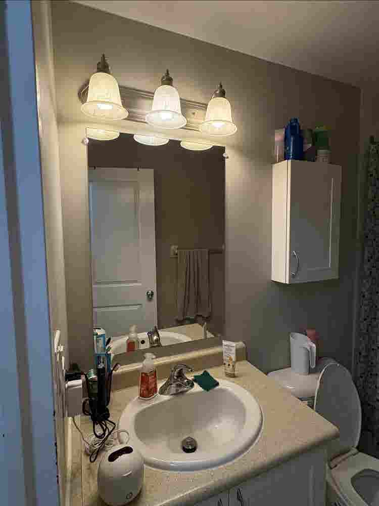 Non-furnished room for rent - Girls