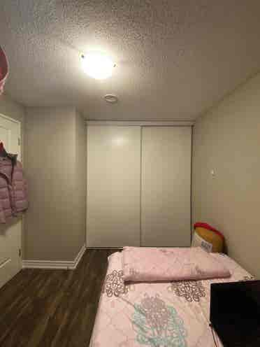 Non-furnished room for rent - Girls