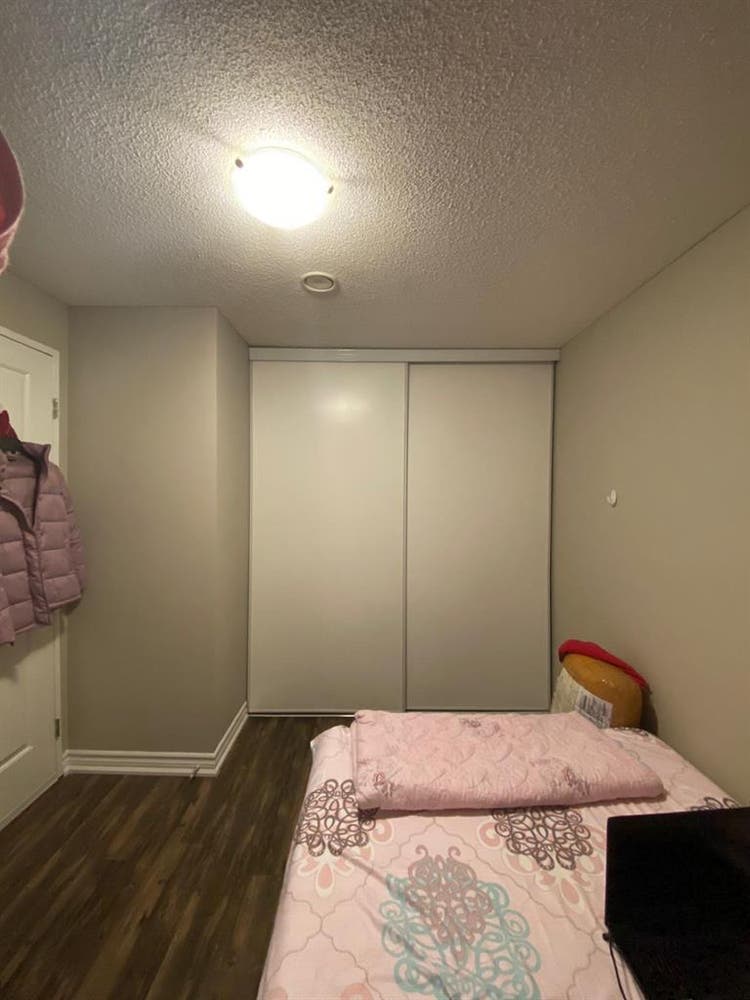 Non-furnished room for rent - Girls