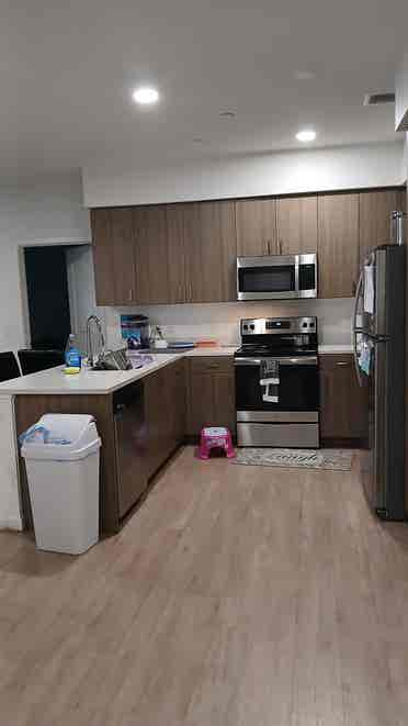 LUXURY APARTMENT UTILITIES INCLUDED