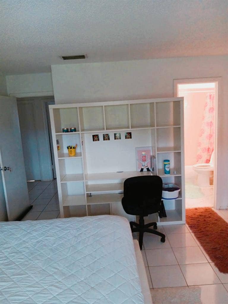Furnished master bedroom for rent