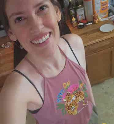 Seeking roommate to rent with