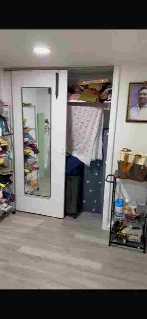 Private Accommodation - 1 Female