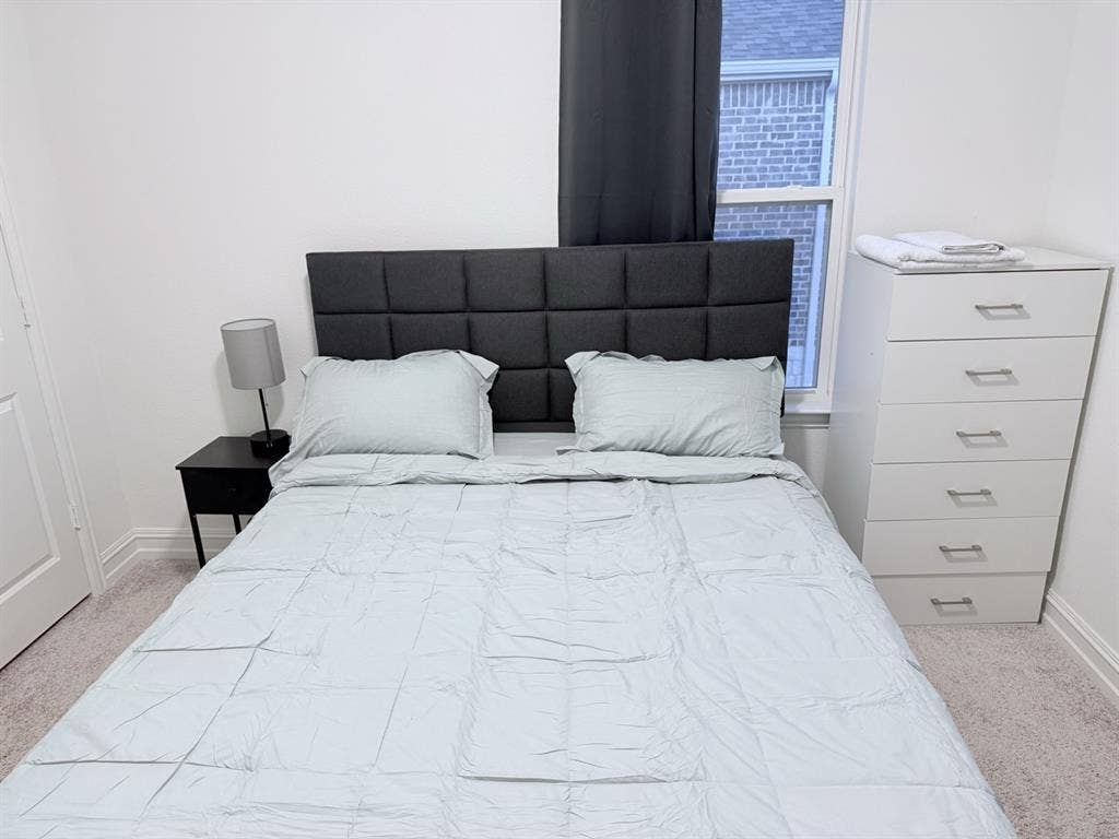 Fully Furnished Room in Little Elm