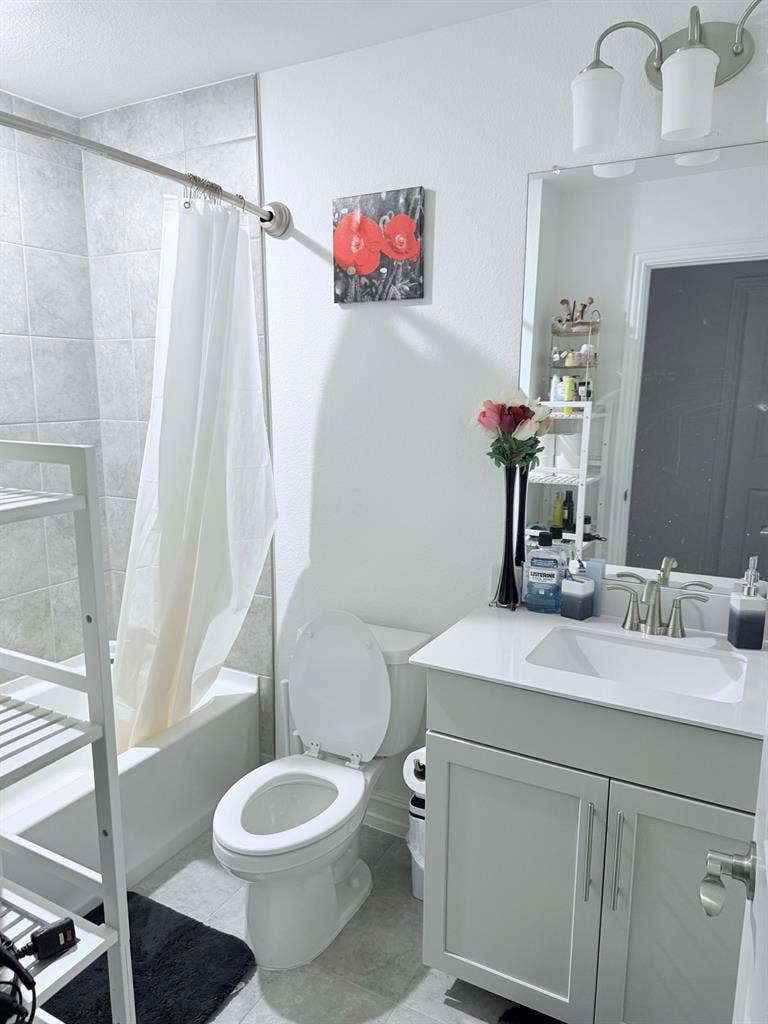 Fully Furnished Room in Little Elm