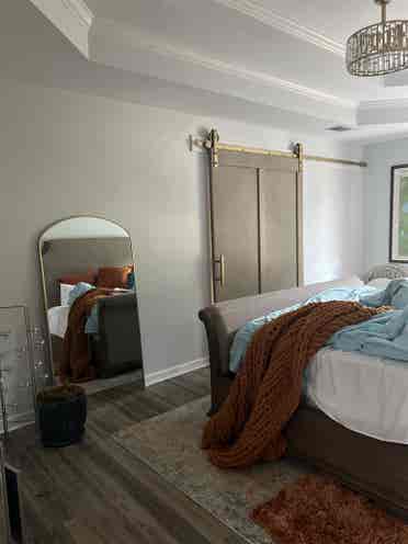 Beautiful  Master w/ kitchenette