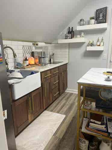 Beautiful  Master w/ kitchenette