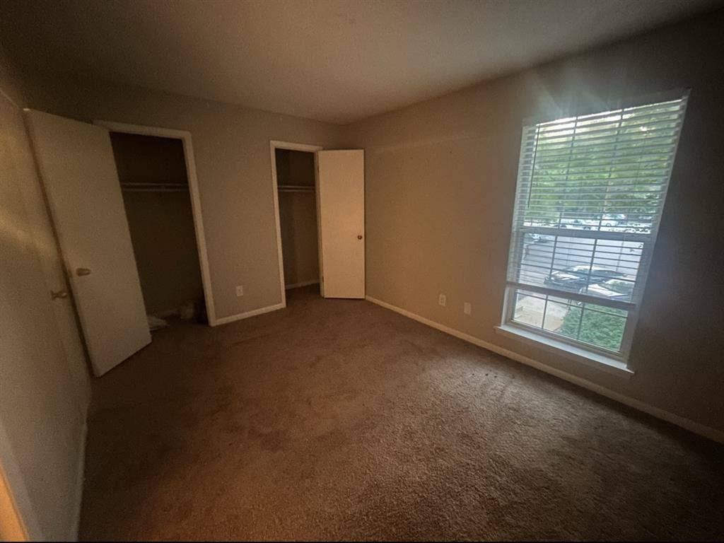 Townhouse near Lake Johnson