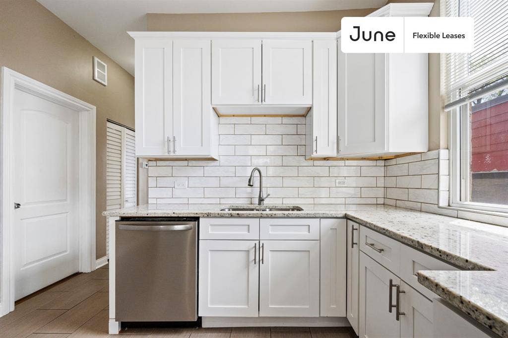 3 BR in Chicago