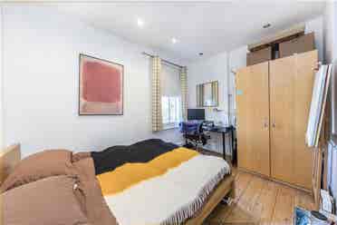 Double bedroom available in Brixton