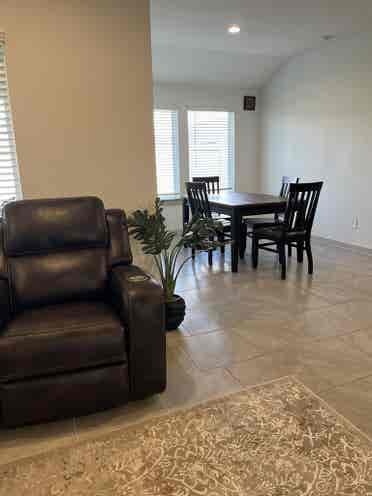 Female shared living  Katy TX