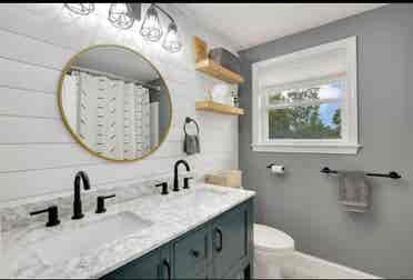 PRIVATE FLOOR & BATH in Mansfield