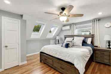 PRIVATE FLOOR & BATH in Mansfield
