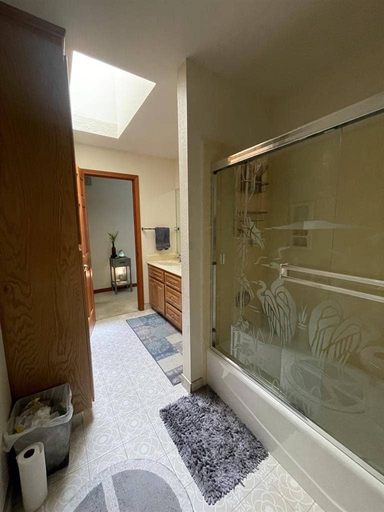 Spacious room for rent