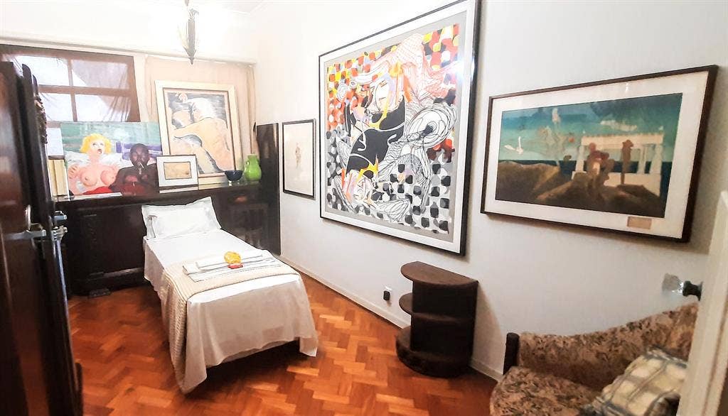 Room at Copacabana - artsy & cool