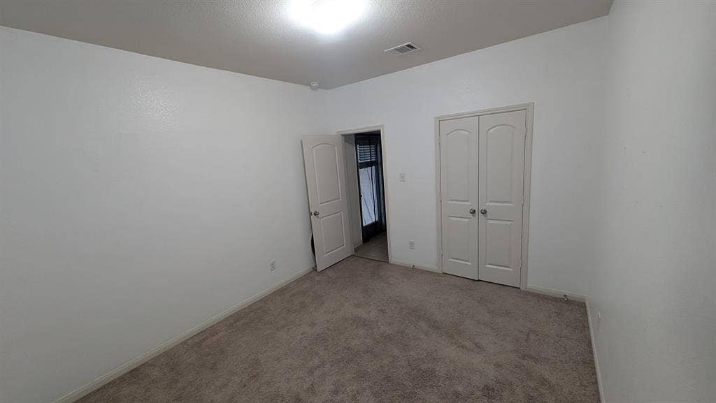 Room for rent in house