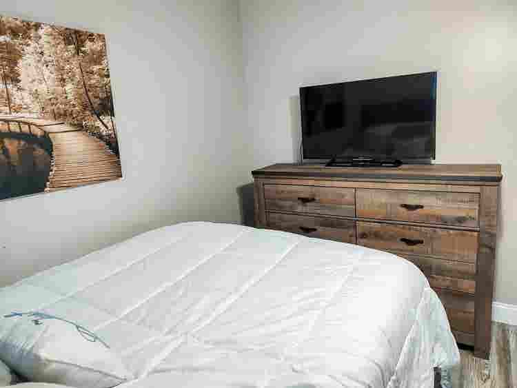 Clean, Quiet & Cozy Room.