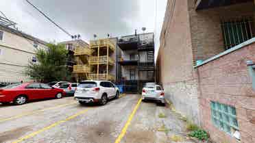 1 BR in Chicago