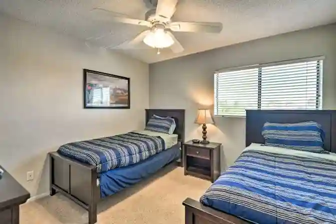 Room with Private Batheroom!