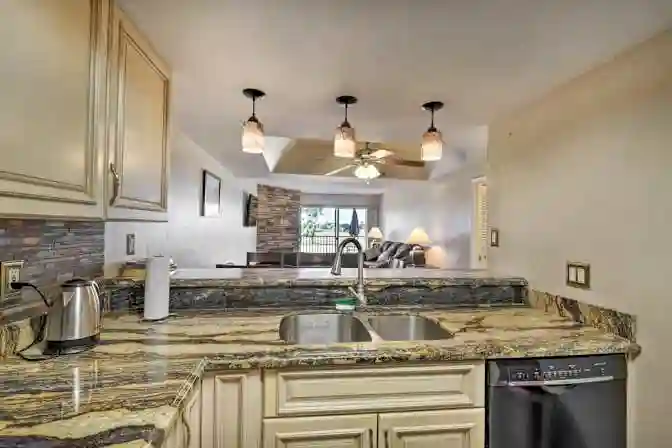 Room with Private Batheroom!