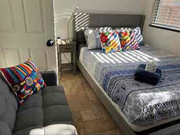 Prvt Entry Queen Room Pool