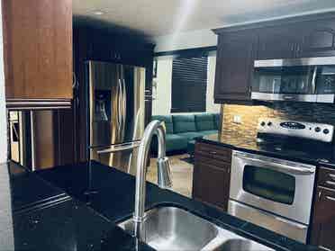 Prvt Entry Queen Room Pool