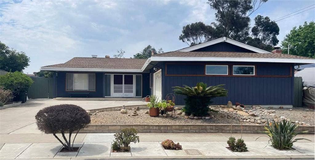 North Clairemont Quiet Canyon Home