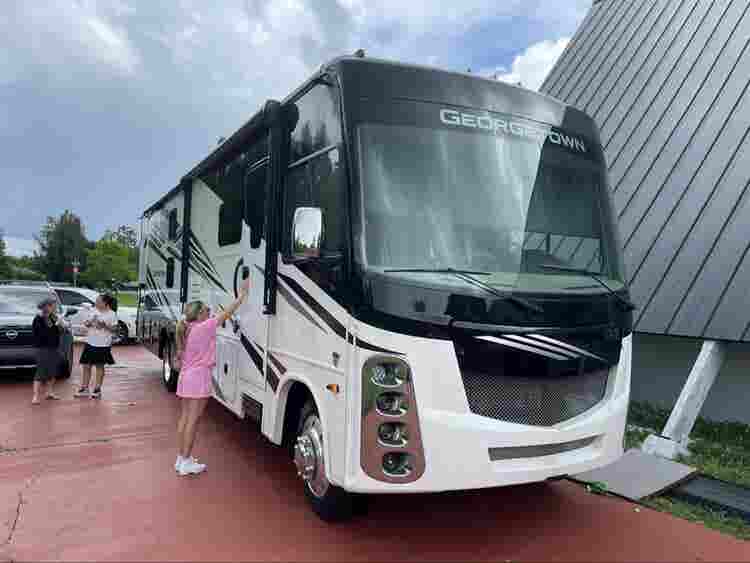 Tropical Paradise Luxury RV