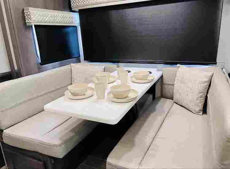 Tropical Paradise Luxury RV