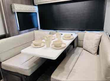 Tropical Paradise Luxury RV
