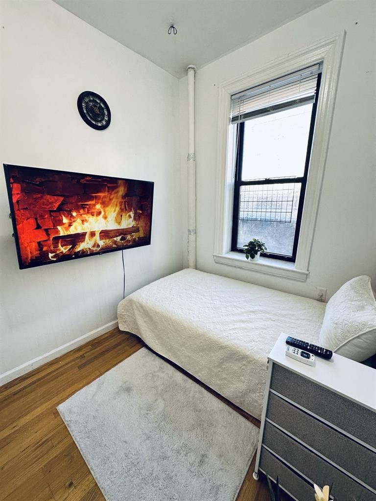 Amazing safe location Astoria