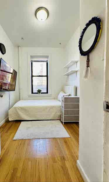 Amazing safe location Astoria