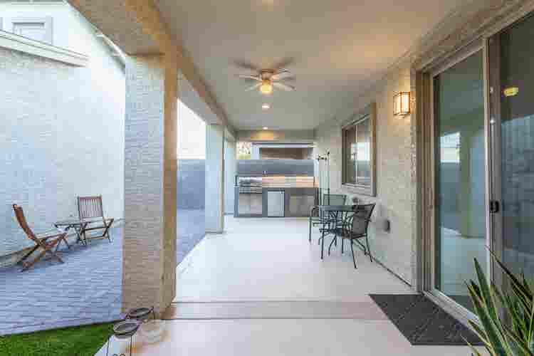 Central Phoenix home near Airport