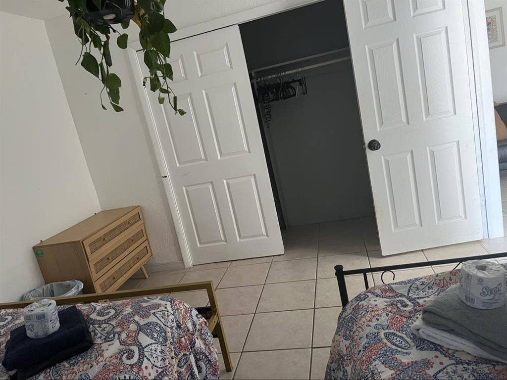 2 room guest house with laundry