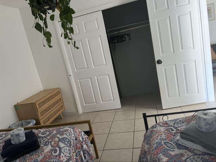 2 room guest house with laundry