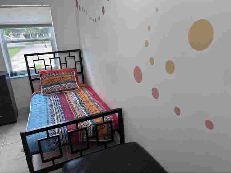 2 room guest house with laundry