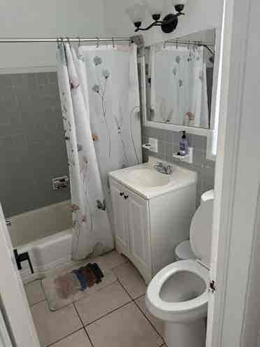 2 room guest house with laundry