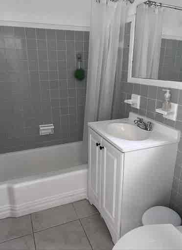 2 room guest house with laundry