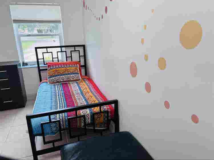 2 room guest house with laundry