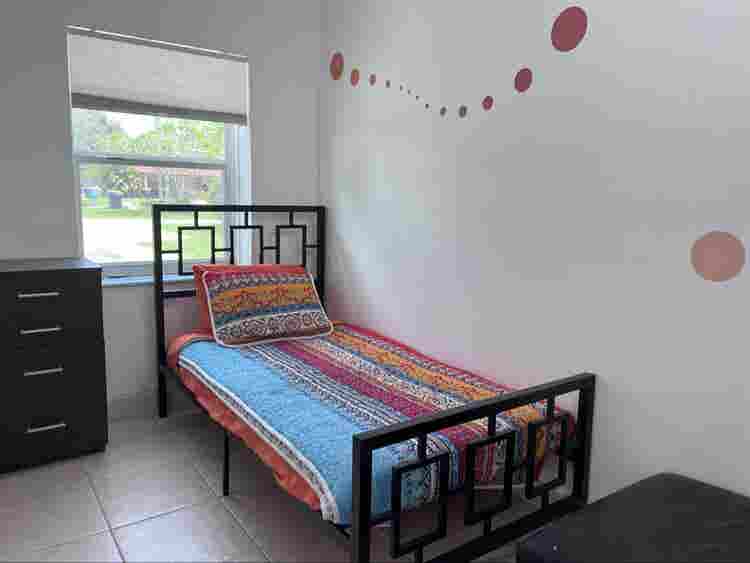 2 room guest house with laundry
