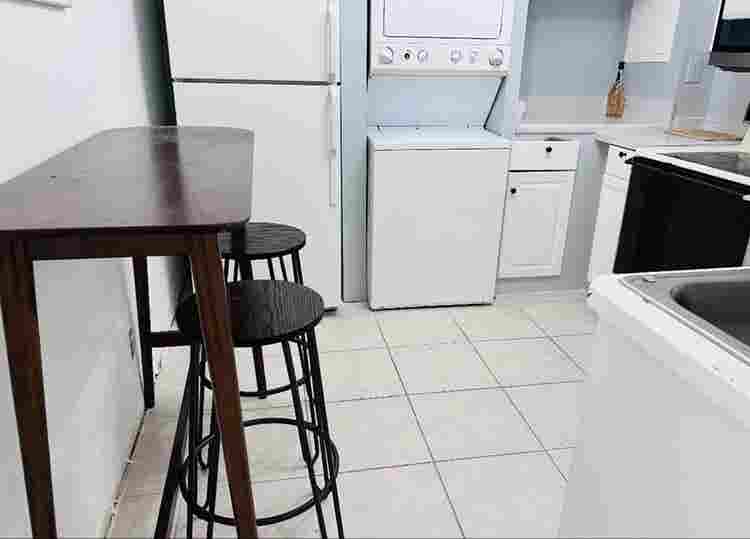 2 room guest house with laundry