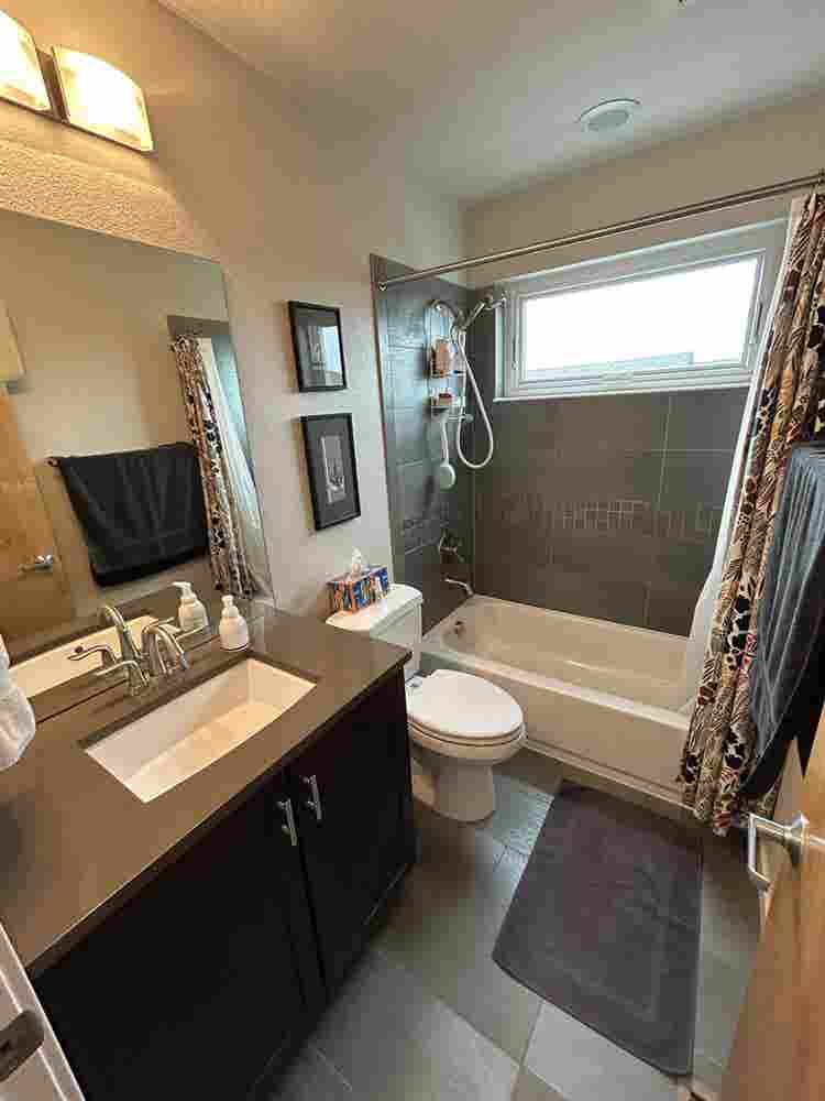 Private Bed & Bath in Louisville