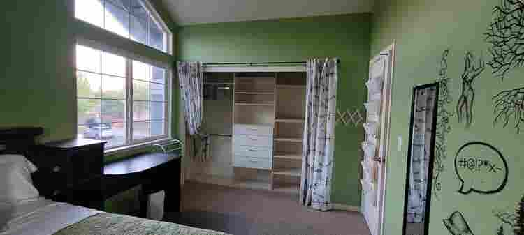 bed, 3 bath home