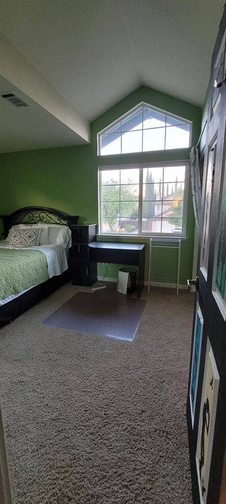 bed, 3 bath home