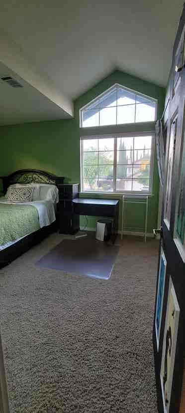 bed, 3 bath home
