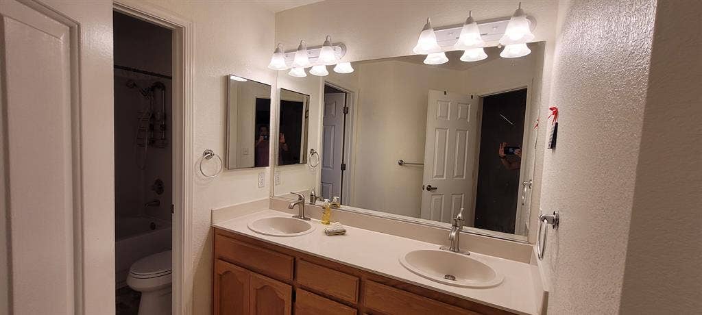 bed, 3 bath home